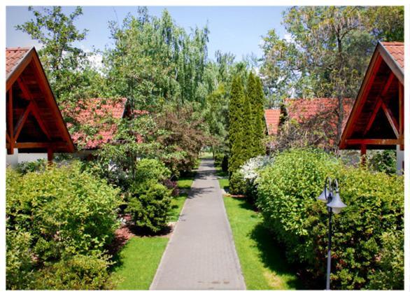 Hotel Sunshine Balatonlelle Exterior foto