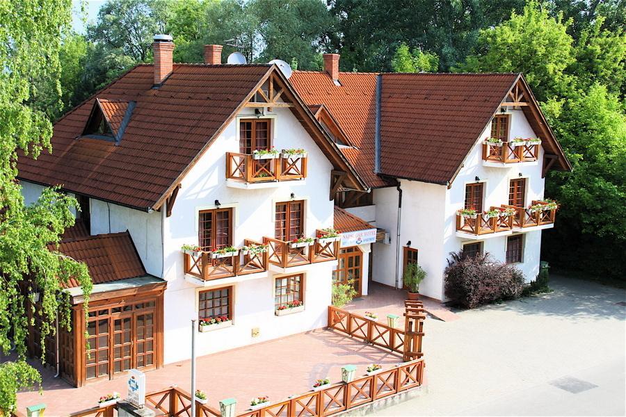 Hotel Sunshine Balatonlelle Exterior foto